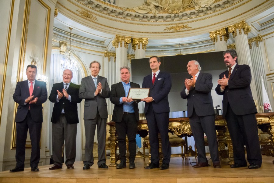 El profesor Pablo Luis Manili fue distinguido por la Legislatura porteña