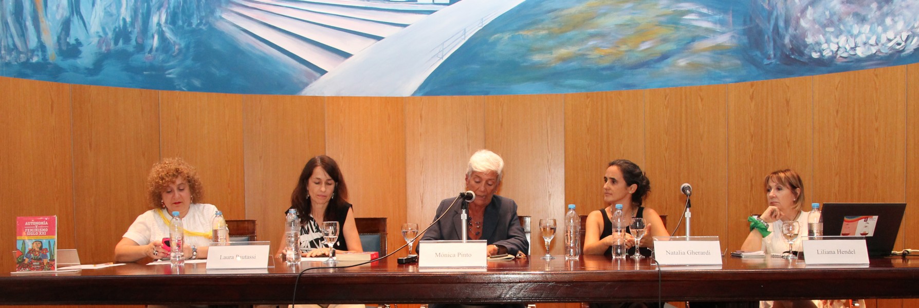 Patricia Gómez, Laura Pautassi, Mónica Pinto, Natalia Gherardi y Liliana Hendel