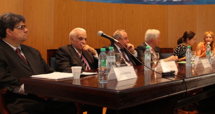 Luis Martínez, Julio C. Rivera, Roque J. Caivano, Claus Von Wobeser, Ana Serra E. Moura y Verónica Sandler