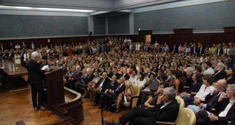 Alberto J. Bueres asumió como decano de la Facultad para el período 2018-2022