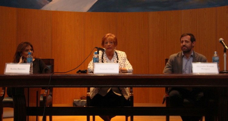 Karina Barreiro, Graciela Güidi y Alejandro Román Márquez