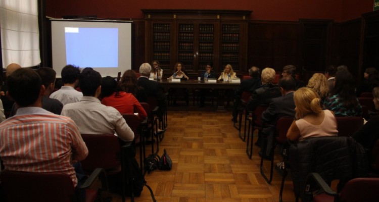 Mesa redonda sobre la reforma tributaria