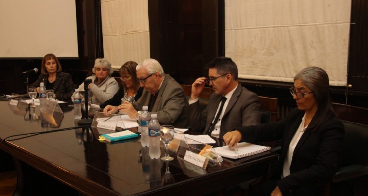 Ángela Ledesma, Andrea Mercedes Pérez, Karin Gobel, Ricardo A. Guibourg, Juan Pablo Alonso y Patricia Elizalde