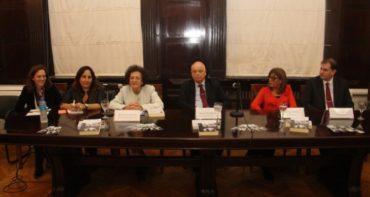 Florencia Castro, Nieve Rubaja, María Susana Najurieta, Ricardo Pérez Manrique, Adriana Fernández y Daniel Trecca