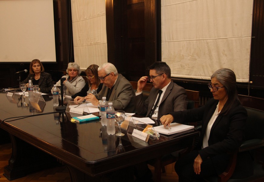 Ángela Ledesma, Andrea Mercedes Pérez, Karin Gobel, Ricardo A. Guibourg, Juan Pablo Alonso y Patricia Elizalde