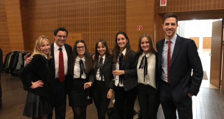 Verónica Sandler, Julio Rivera, Laura Zinnerman, Lucia del Valle, Rosario Galardi, Celina Urabayen y Pablo Jaroslavsky