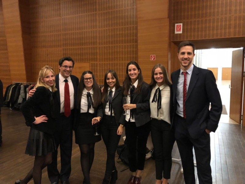 Verónica Sandler, Julio Rivera, Laura Zinnerman, Lucia del Valle, Rosario Galardi, Celina Urabayen y Pablo Jaroslavsky