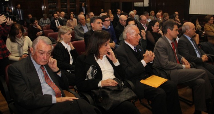 La Universidad de Buenos Aires distinguió a Antonio María Hernández con el diploma de profesor honorario