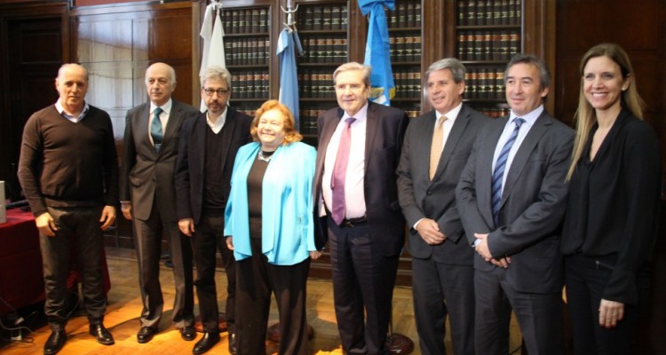 Alejandro Amor, Eduardo Ezequiel Casal, Horacio Corti, Stella Maris Martínez, Alberto J. Bueres, Gabriel Astarloa, Santiago Otamendi y Yael Bendel