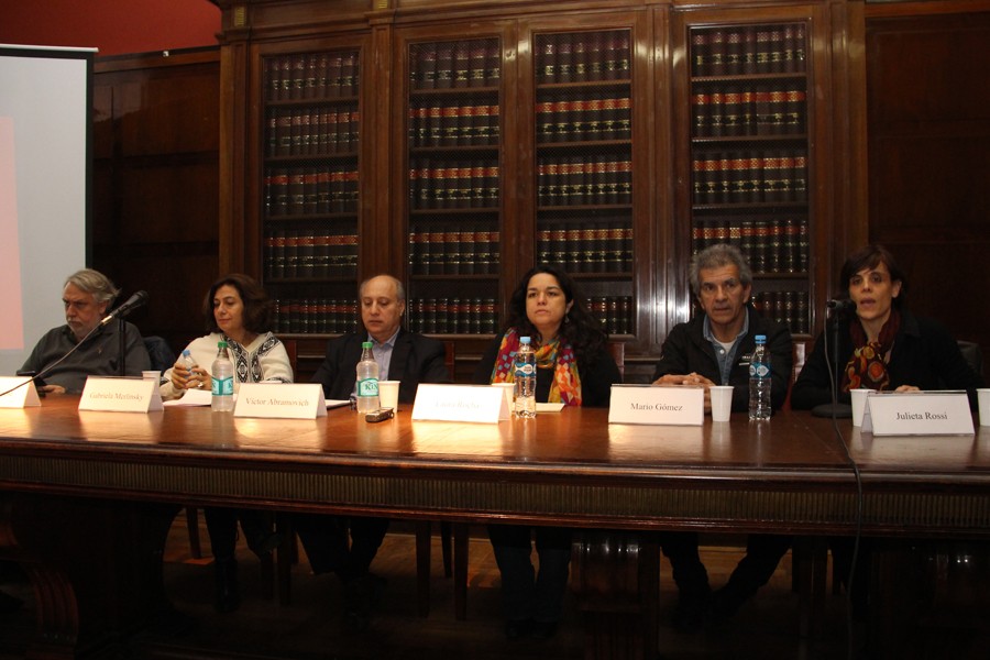 Eduardo Reese, Gabriela Merlinksy, Víctor Abramovich, Laura Rocha, Mario Gómez y Julieta Rossi