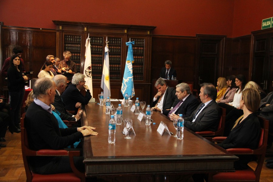 La Facultad firmó una carta compromiso junto a representantes de distintos organismos estatales para conformar la Red de Prestadores Jurídicos de la Ciudad Autónoma de Buenos Aires