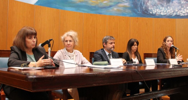 Sandra Negro, Lorenza Sebesta, Gonzalo Álvarez, María Victoria Álvarez y María Verónica Laroca