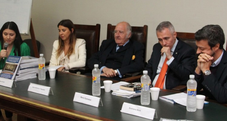 Leila Medina, Aldana Rohr, Juan Antonio Travieso, Mario Oyarzabal y Emiliano Buis