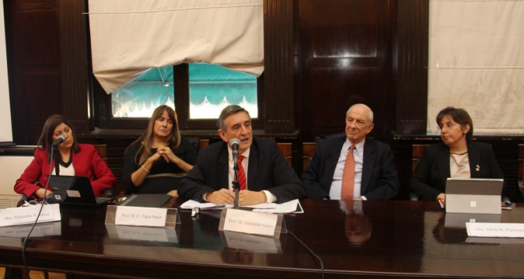 Alejandra N. Tévez, María Cristina Tapia Sasot, Alejandro Garro, Raúl Aníbal Etcheverry y Silvia Karina Fiezzoni