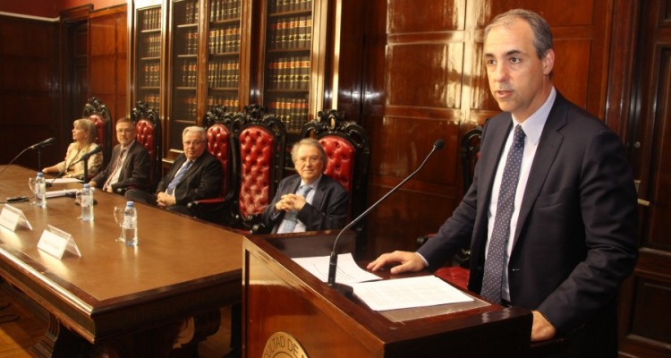 Mariano Genovesi, quien tuvo a su cargo la laudatio académica.