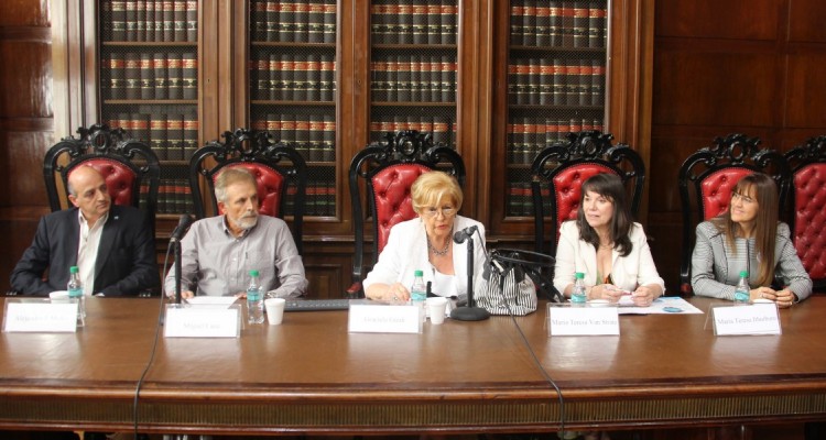 Alejandro J. Muñiz, Miguel Cane, Graciela Güidi, María Teresa Van Strate y María Teresa Ithurburu