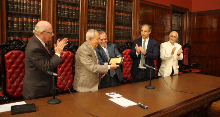 Acto académico en homenaje al profesor Salvador Darío Bergel