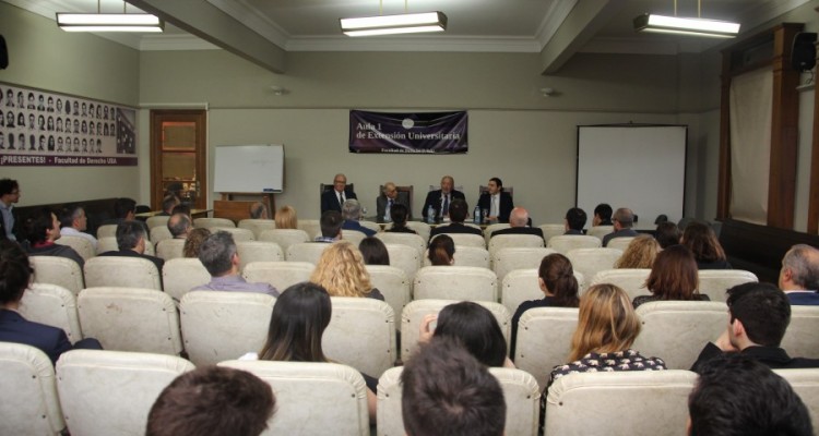 Presentación del libro <i>La emergencia económica. El control de constitucionalidad de la situación de emergencia económica y su declaración normativa</i>