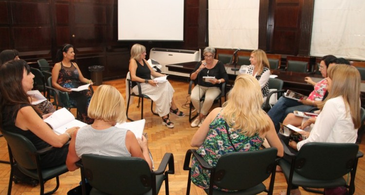 Presentación del libro <i>Las bases materiales que sostienen la vida. Perspectivas ecofeministas</i>