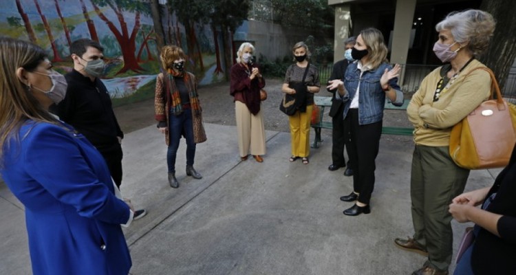 El taller de muralismo de la Facultad realizó una obra por los 200 años de la UBA