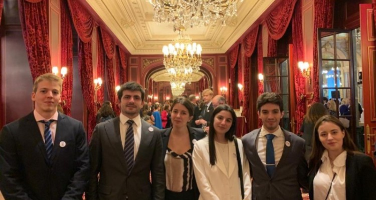 El equipo de la Facultad avanzó a las rondas eliminatorias de la edición 29 de la Competencia Willem C. Vis de Arbitraje Comercial Internacional 