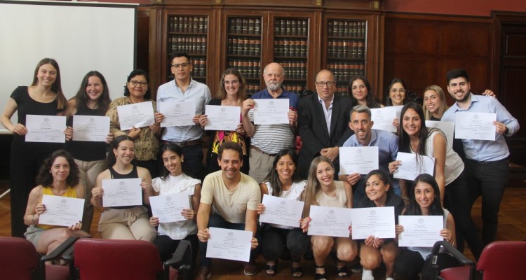 Acto de entrega de diplomas a estudiantes del programa UBA en Acción 