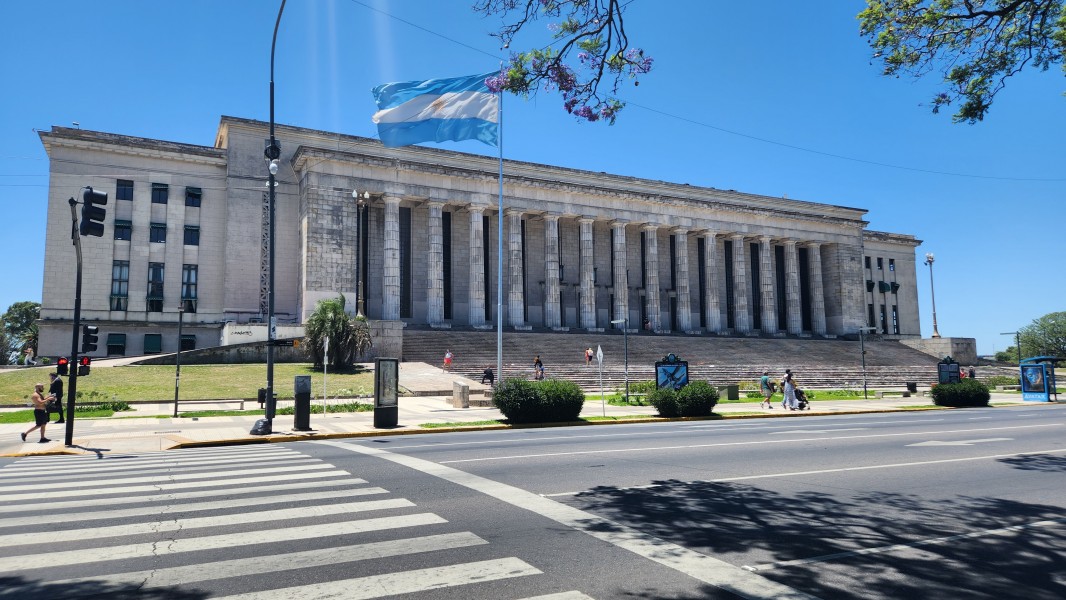 La carrera de abogacía de nuestra Facultad alcanzó el puesto 33 en el ranking QS