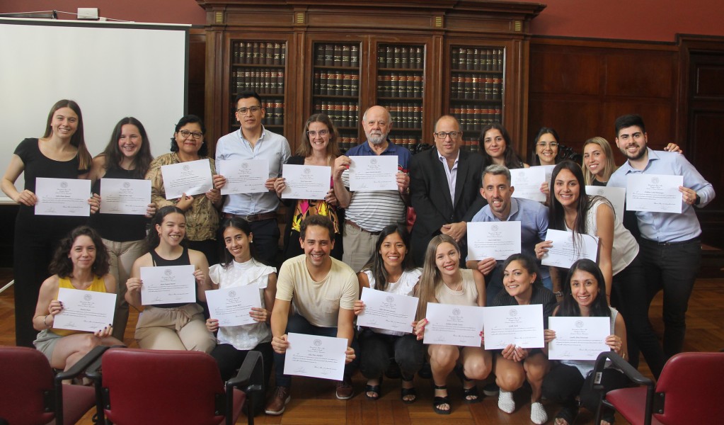 Acto de entrega de diplomas a estudiantes del programa UBA en Acción 