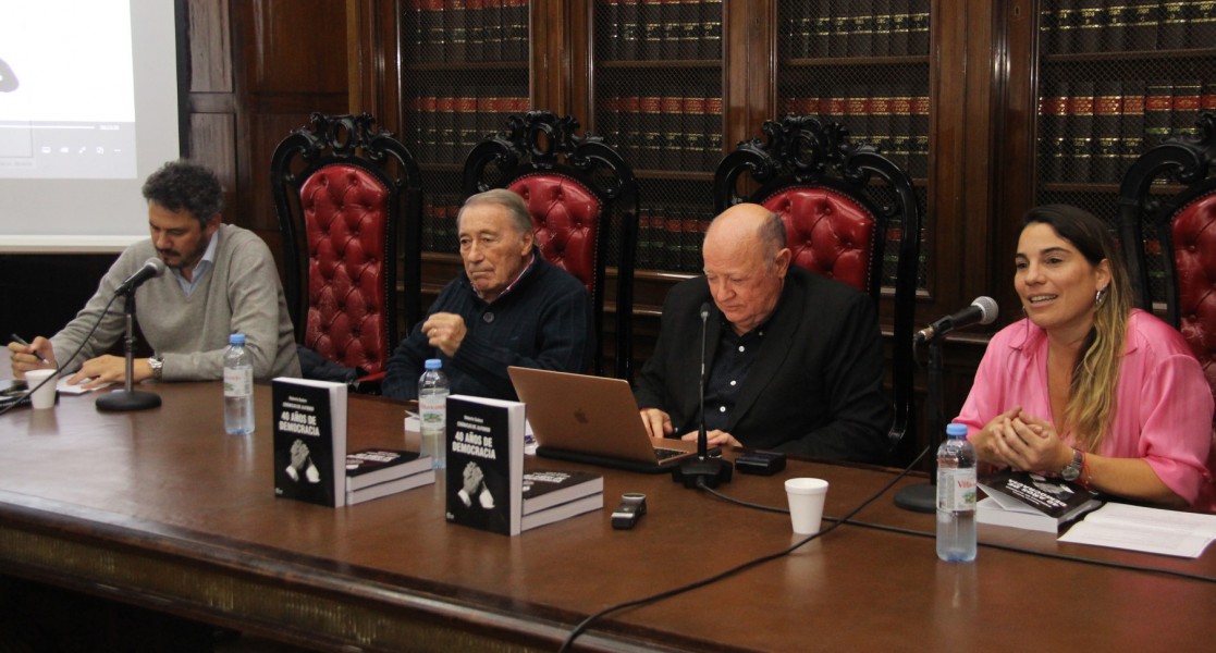 Raúl Mariano Alfonsín, José Ignacio López, Roberto Suárez y Cristina Carreras Lobo