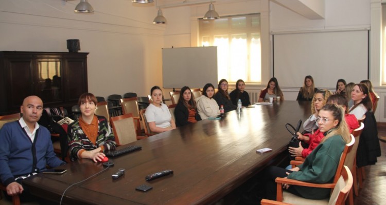 Aproximaciones a la Historia Argentina desde la educación universitaria. Capítulo Miradas femeninas. Diálogo con Marcela Aspell 