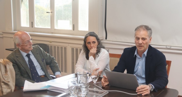 Martín D. Farrell, Romina Faerman y Gabriel Bouzat