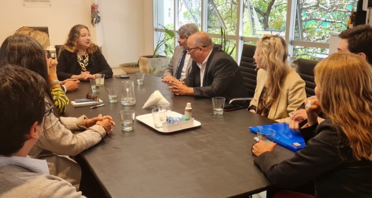 25N: La Facultad firmó un convenio con la Defensoría del Pueblo para la implementación de dos comisiones de práctica profesional que funcionarán en el organismo