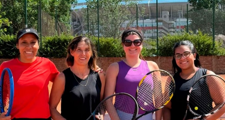 El equipo de tenis femenino de la Facultad ganó el torneo Interfacultades 2024