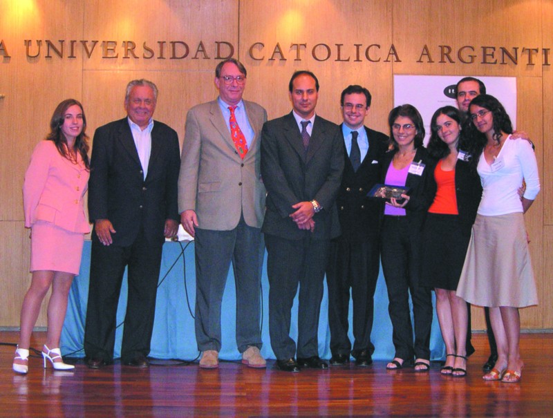 Éxito nacional del Equipo de la Facultad de Derecho de la Universidad de Buenos Aires en la edición 2004 de la competencia de Derecho Internacional “Philip C. Jessup”