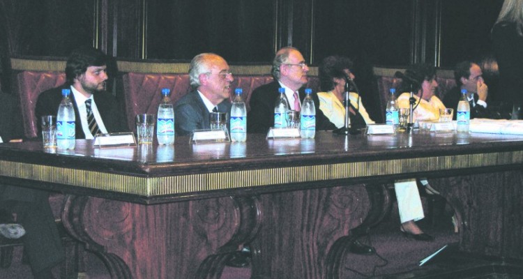 Gonzalo Álvarez, Atilio Alterini, Guillermo Jaim Etcheverry, Mónica Pinto, María Cecilia Gómez Masía y Sergio Brodsky.