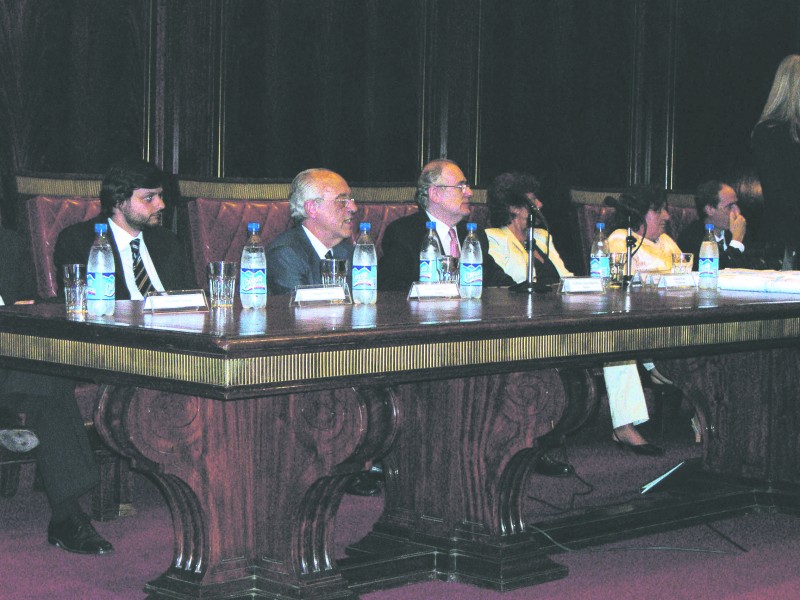 Gonzalo Álvarez, Atilio Alterini, Guillermo Jaim Etcheverry, Mónica Pinto, María Cecilia Gómez Masía y Sergio Brodsky.