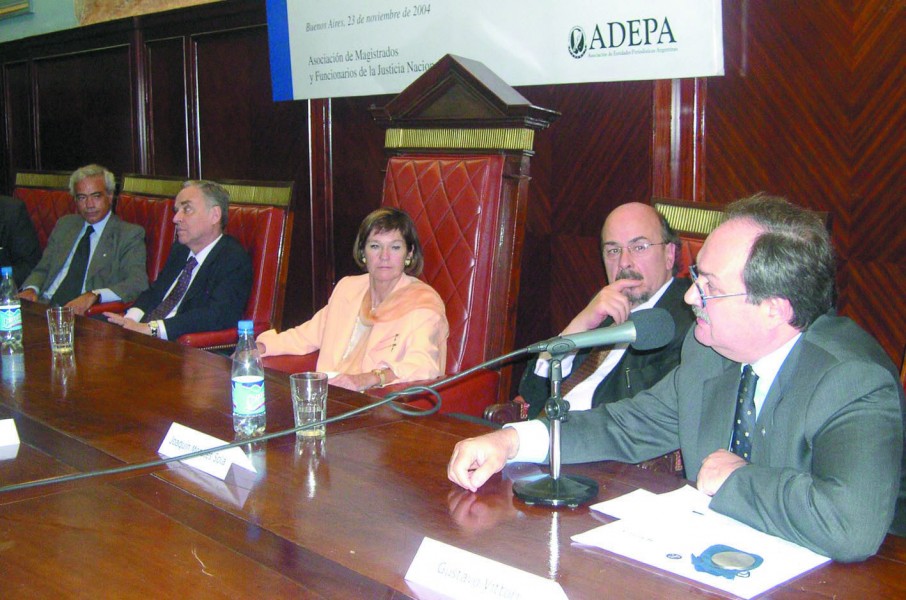 Miguel Ángel Caminos, Lauro F. Laiño, Elena Highton de Nolasco, Joaquín Morales Sola y Gustavo Vittori 