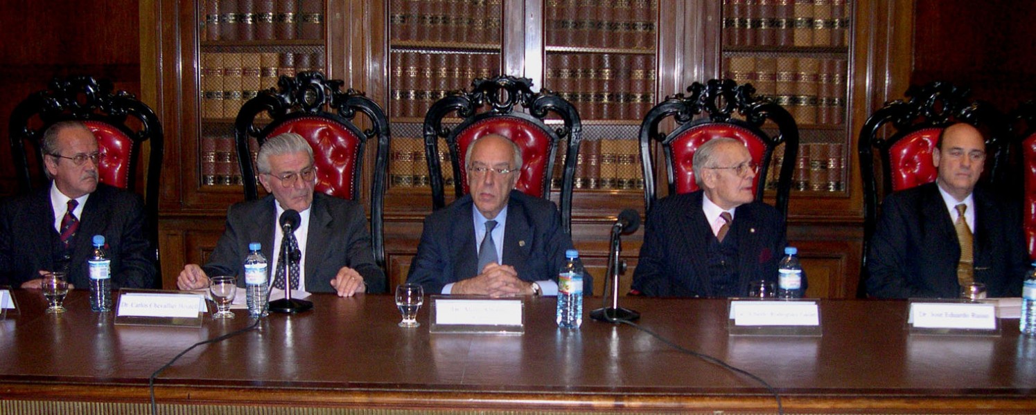 Santos Cifuentes, Carlos Chevallier Boutell, Atilio Alterini, Alberto Rodríguez Galán y José Eduardo Russo